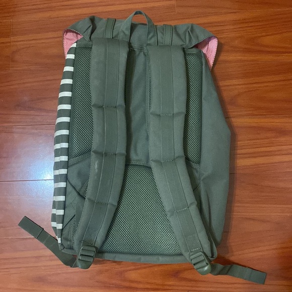 Herschel Backpack - Picture 2 of 3